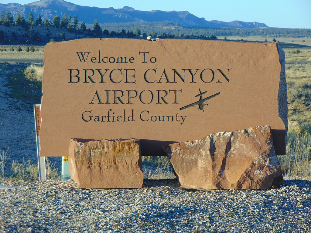 Bryce Canyon Airport sign